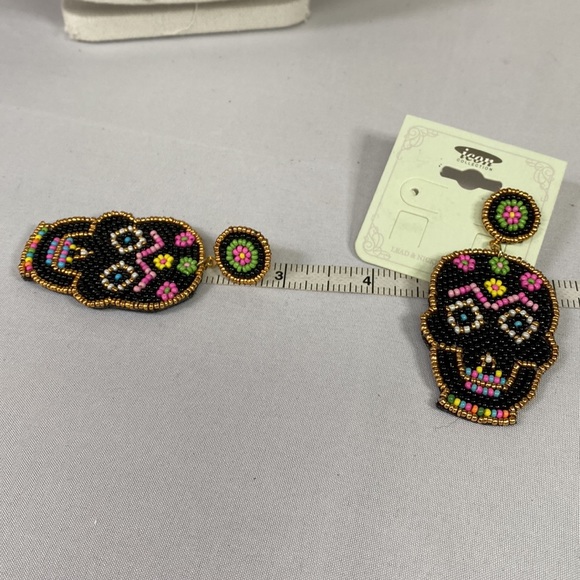 Adorable Sugar Skull fully beaded earrings - Picture 3 of 3
